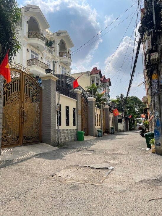 BÁN NHÀ 2 TẦNG 53m2, ĐƯỜNG TRƯƠNG THỊ HOA, Q.12, HXH, 4×13, NHỈNH 3 TỶ