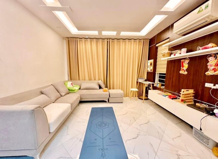 Tôi bán nhà tại ngõ 79, phố 8/3,lô góc, 32M2, 5 TẦNG, MT4.1m GIÁ 6.3 TỶ