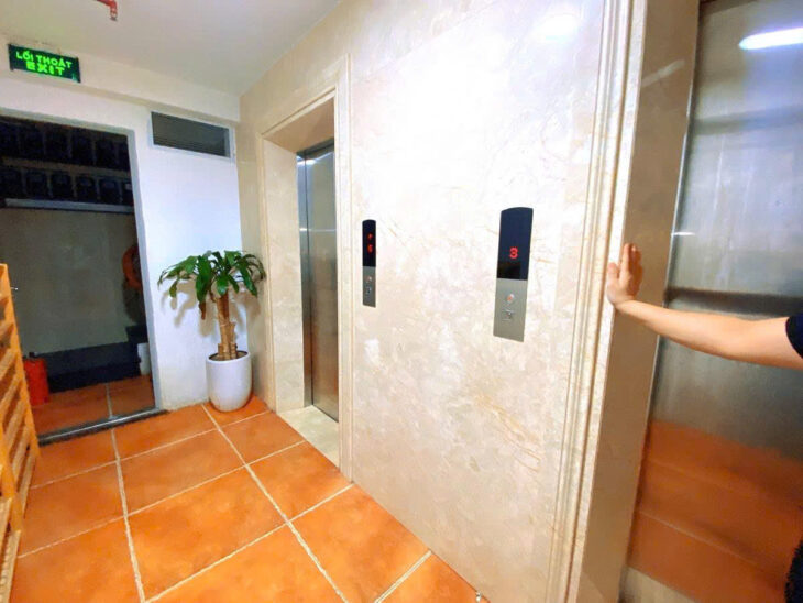 TÒA BUILDING MẶT PHỐ NGUYỄN KHÁNH TOÀN, PHÙNG CHÍ KIẾN, DT 251.5M2, MỚI TINH 7 TẦNG NỔI, TUM, HẦM.