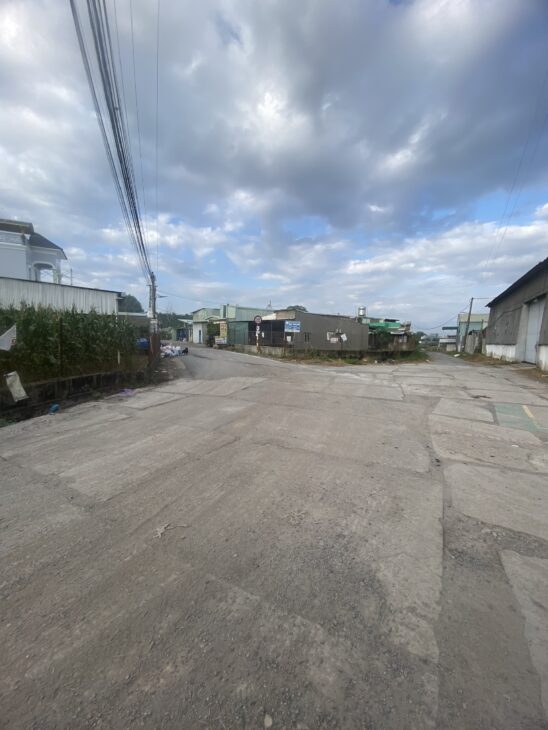 Bán 1000 m² xã Bình Minh gần ngay QL1A đường nhựa lớn dân cư đông đúc giá chỉ hơn 2 tỷ
