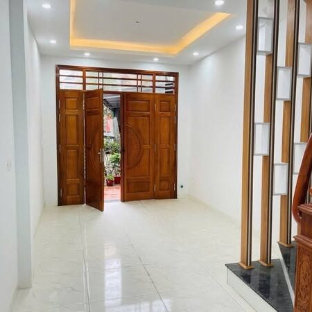 Chỉ 5 tỷ sở hữu ngay nhà mới đẹp 39m x 5T, gần đường vành đai 3.5 – Hoài Đức, ô tô đỗ cửa, 3 thoáng