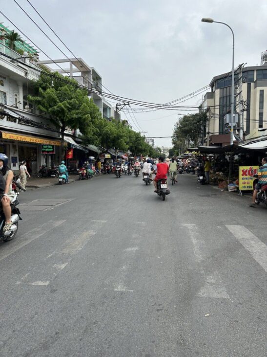 NHÀ MỚI ĐẸP Ở NGAY GẦN MẶT TIỀN TRUNG TÂM P15 TÂN BÌNH, 40M2, 2 TẦNG 2PN, HOÀN CÔNG ĐỦ, TẶNG NỘI