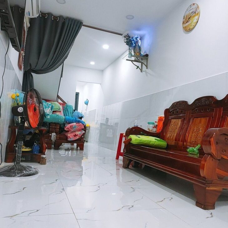 NGAY CÔNG VIÊN PHÚ NHUẬN, XE HƠI ĐỖ CỬA, 30M2 2 LẦU 2PN, MỚI Ở NGAY, SỔ VUÔNG ĐẸP, MẶT TIỀN THỤT