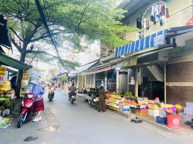 BÁN NHÀ LÔ GÓC 2 MẶT HẺM, HẺM XE TẢI, SÁT CHỢ, TRƯỜNG HỌC, DIỆN TÍCH 52M2, GIÁ CHỈ 5.6 TỶ.