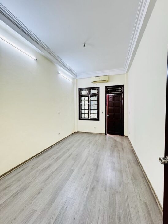 ????HƠN 8 Tỷ – EM MẶT PHỐ- NHÀ 6 TẦNG THANG MÁY – PHỐ HÀO NAM ĐỐNG ĐA – CÁCH MẶT PHỐ CHỈ 10M – FULL
