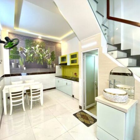 NHÀ 2 TẦNG – HẺM XE TẢI QUAY ĐẦU – NGAY CHỢ HẠT ĐIỀU – GẦN BỆNH VIỆN QUẬN 12 – XE HƠI NGỦ TRONG