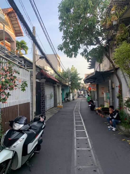 NHÀ MẶT TIỀN THÔNG XE TẢI – ĐƯỜNG 11 – BÌNH THỌ – THỦ ĐỨC. HIẾM KHÔNG CÓ SẢN PHẨM THỨ 2. GIÁ 5 TỶ.