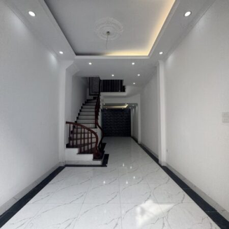 Bán nhà: Ngọc Hồi, Cách bến xe Nước Ngầm 1km, 38m2, 4 tầng, ngõ trước nhà 3m: Gía 5.1 tỷ
