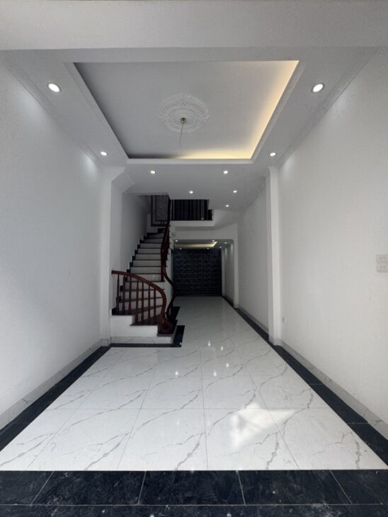 Bán nhà: Ngọc Hồi, Cách bến xe Nước Ngầm 1km, 38m2, 4 tầng, ngõ trước nhà 3m: Gía 5.1 tỷ