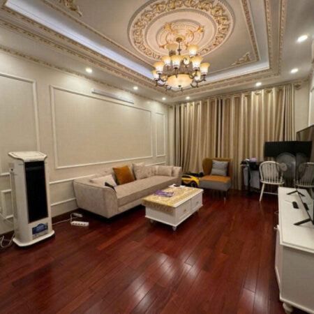 NHÀ PHÂN LÔ – CẦU GIẤY – Ô TÔ – THANG MÁY -KINH DOANH – VĂN PHÒNG – 40m – 5 Tầng – 12 tỉ.