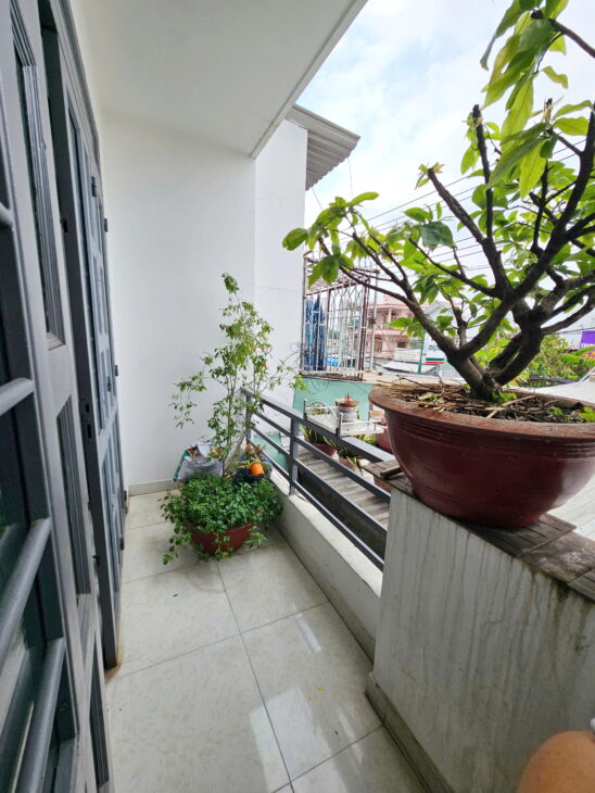 Bán nhà 4 tầng mặt tiền đường QL50, Giá 9.5 Tỷ