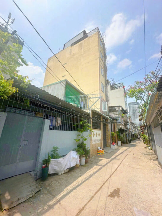 Chủ hạ giá! Hẻm nhựa 6m Nguyễn Hữu Cảnh, P22, BT – (8 x 17m) CN: 112m2 – KC: 1 tầng – Giá 9,9 tỷ