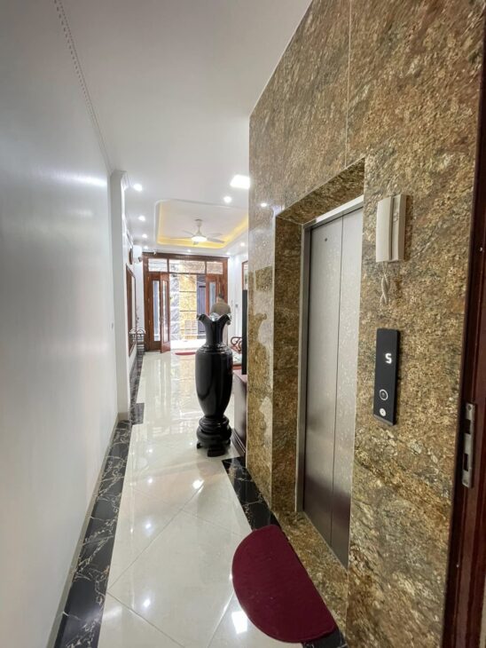 MINH KHAI-GỐC ĐỀ – Ô TÔ CON ĐỖ CỬA -THANG MÁY 6T -NGÕ THÔNG -KINH DOANH -Full NỘI THẤT Ở