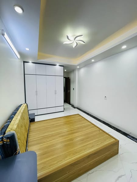 MINH KHAI-GỐC ĐỀ – Ô TÔ CON ĐỖ CỬA -THANG MÁY 6T -NGÕ THÔNG -KINH DOANH -Full NỘI THẤT Ở