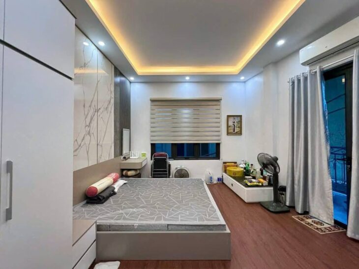 Nhà 5T khu Minh Khai-MT 5m-cách 1 nhà ô tô tránh-Ngõ thông.