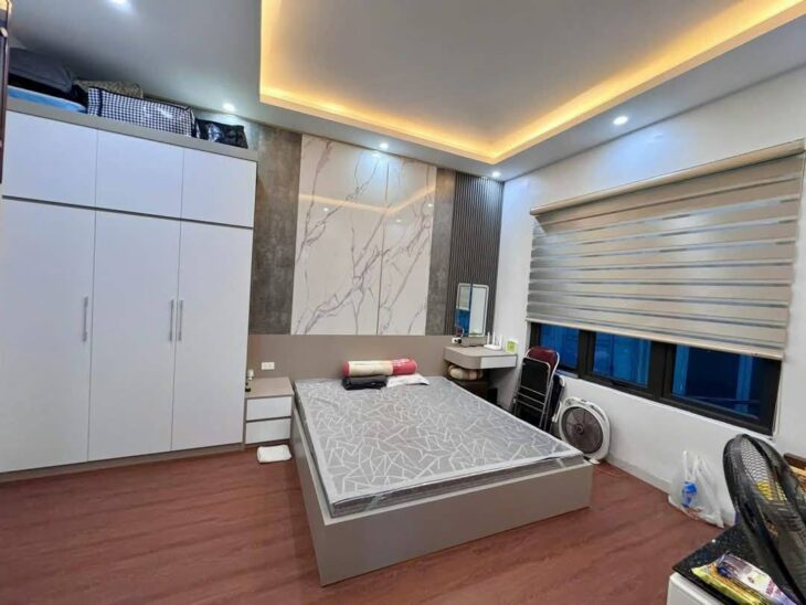 Nhà 5T khu Minh Khai-MT 5m-cách 1 nhà ô tô tránh-Ngõ thông.