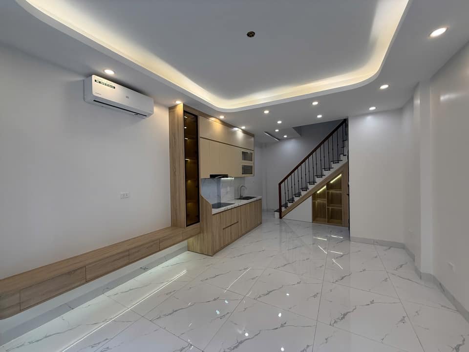 BÁN NHÀ ĐẸP PHÂN LÔ BÁT KHỐI GIA LÂM 4 TẦNG, Ô TÔ ĐỖ CỬA GIÁ 5,95 TỶ