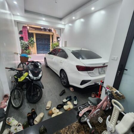 BÁN NHÀ PHỐ YÊN LẠC – 57M² x 5 TẦNG THANG MÁY – Ô TÔ VÀO NHÀ – SỔ ĐỎ CHÍNH CHỦ – GIÁ CHỈ 18.8 TỶ