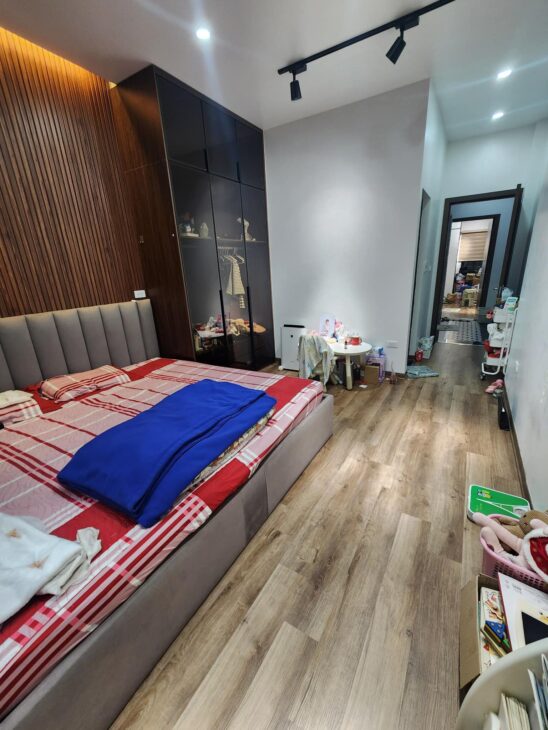 BÁN NHÀ PHỐ YÊN LẠC – 57M² x 5 TẦNG THANG MÁY – Ô TÔ VÀO NHÀ – SỔ ĐỎ CHÍNH CHỦ – GIÁ CHỈ 18.8 TỶ