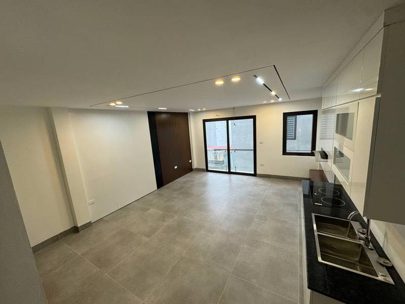 BÁN NHÀ PHỐ TRẠM – 6 TẦNG THANG MÁY – Ô TÔ TRÁNH – GẦN AEON – Ở NGAY