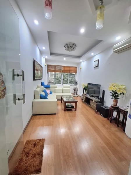 PHÂN LÔ – Ô TÔ – NHÀ ĐẸP KINH DOANH – Ô TÔ VÀO NHÀ – CÁCH MẶT PHỐ – CÁCH HỒ LINH ĐÀM CHỈ 30M