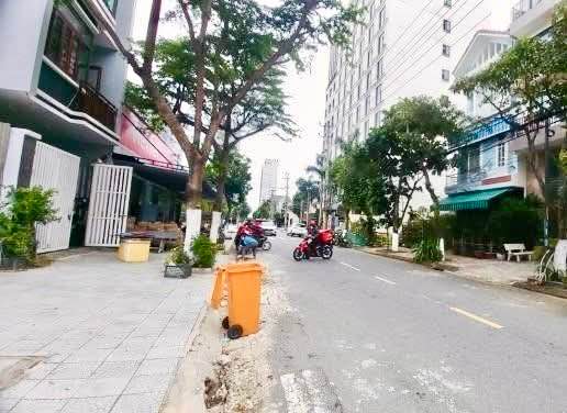Mặt tiền 2 tầng ven biển Mỹ Khê – Trần Đình Đàn – Giá chỉ 10,8 tỷ.