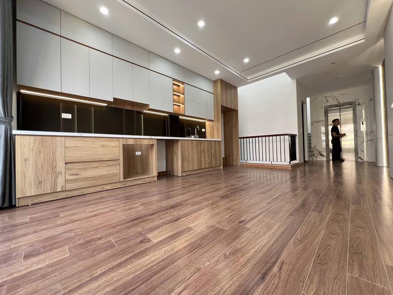 BÁN NHÀ ĐÀM QUANG TRUNG – NHÀ MỚI 6 TẦNG – THANG MÁY – CÁCH PHỐ 20M – GẦN AEON MALL LONG BIÊN