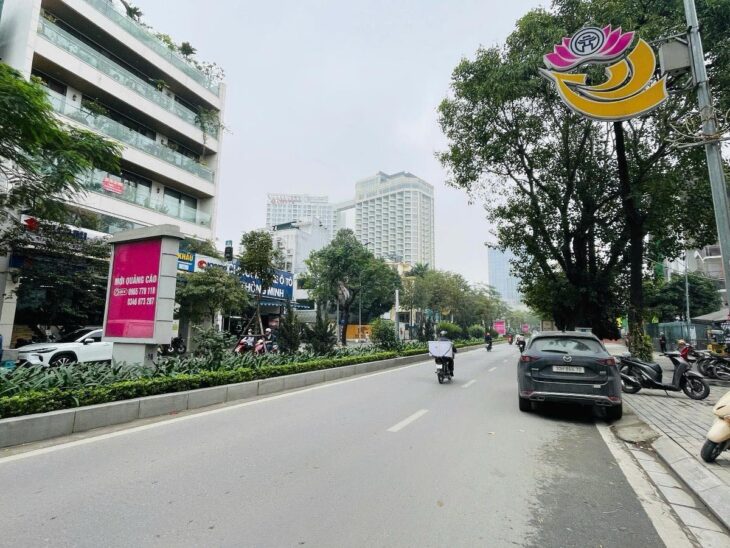 Nhà Mặt Phố Lạc Long Quân (Đối Diện LOTTE) 153m/4 Tầng (Có Hầm), MT 8.2m 86 Tỷ