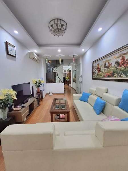 PHÂN LÔ – Ô TÔ – NHÀ ĐẸP KINH DOANH – Ô TÔ VÀO NHÀ – CÁCH MẶT PHỐ – CÁCH HỒ LINH ĐÀM CHỈ 30M