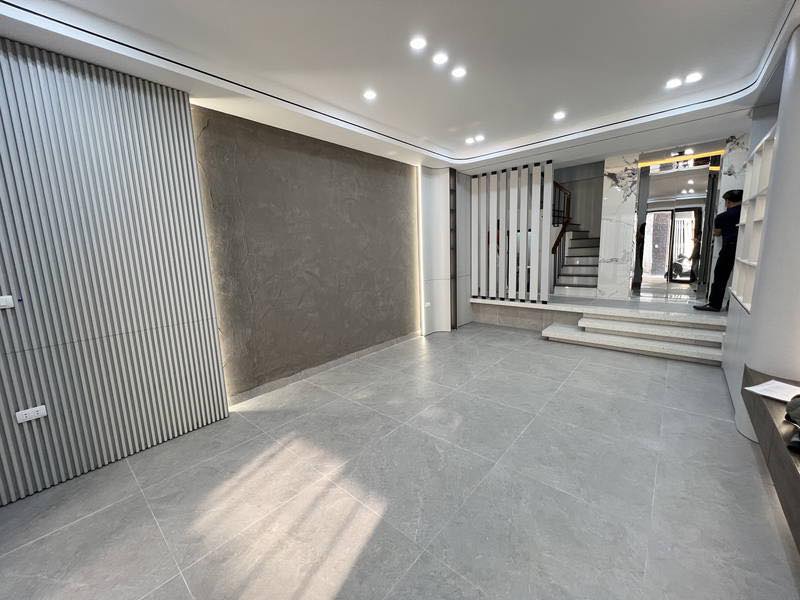 BÁN NHÀ ĐÀM QUANG TRUNG – NHÀ MỚI 6 TẦNG – THANG MÁY – CÁCH PHỐ 20M – GẦN AEON MALL LONG BIÊN