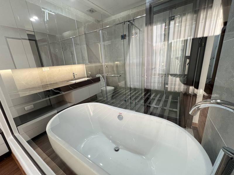 BÁN NHÀ ĐÀM QUANG TRUNG – NHÀ MỚI 6 TẦNG – THANG MÁY – CÁCH PHỐ 20M – GẦN AEON MALL LONG BIÊN