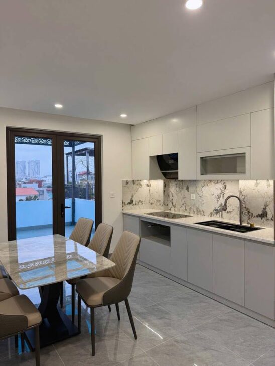 NHÀ ĐẸP NGỌC THỤY – 7 TẦNG THANG MÁY – Ô TÔ 7 CHỖ VÀO NHÀ – FULL NỘI THẤT – NGÕ ĐẸP NHẤT KHU VỰC