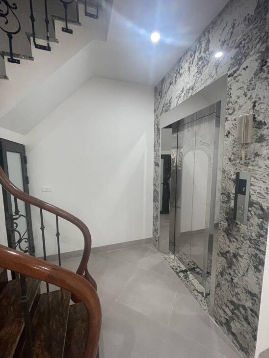 SIÊU PHẨM NGỌC THỤY – 6 TẦNG THANG MÁY – GARA Ô TÔ 7 CHỖ – FULL NỘI THẤT – ĐƯỜNG 10M