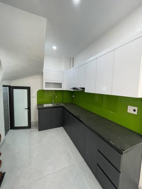 NHÀ MỚI NGỌC TRÌ – LONG BIÊN – THIẾT KẾ HIỆN ĐẠI – 20M RA Ô TÔ TRÁNH – GẦN CHỢ, TRƯỜNG, HỒ