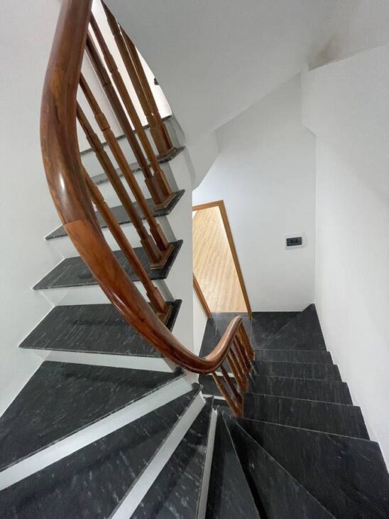 NHÀ MỚI NGỌC TRÌ – LONG BIÊN – THIẾT KẾ HIỆN ĐẠI – 20M RA Ô TÔ TRÁNH – GẦN CHỢ, TRƯỜNG, HỒ