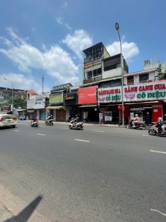 MẶT TIỀN VIP KINH DOANH ĐA NGÀNH SẦM UẤT NHẤT ĐƯỜNG NGUYỄN KIỆM PHƯỜNG 4 PHÚ NHUẬN. + ĐOẠN HỒ VĂN