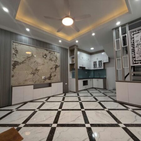 Cần bán nhà xây mới 5 tầng ngõ 250 Tân Mai, ngay ngã tư Tân Mai- Kim Đồng ngõ thông ô tô nhỏ qua nhà