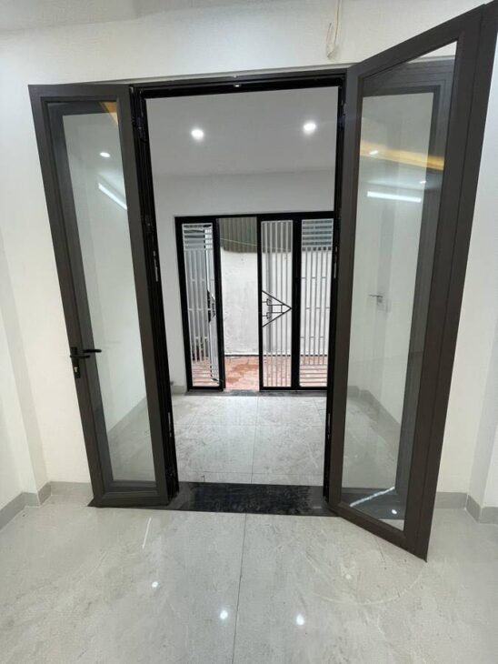 NHÀ MỚI NGỌC TRÌ – LONG BIÊN – THIẾT KẾ HIỆN ĐẠI – 20M RA Ô TÔ TRÁNH – GẦN CHỢ, TRƯỜNG, HỒ