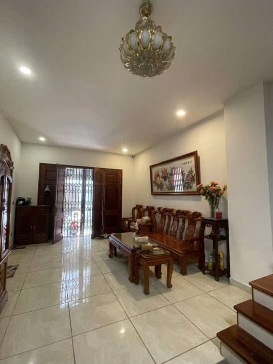 Bán Nhà Lạc Long Quân 52m x 5 tầng Mt 4.1m Mặt Ngõ Ô Tô Kinh Doanh Giá 19.9 Tỷ.
