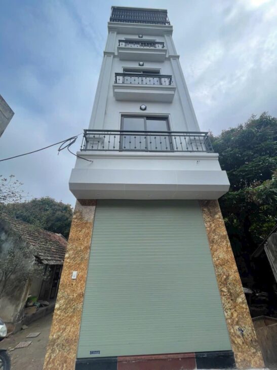 THANH AM – LONG BIÊN – NHÀ ĐẸP 6 TẦNG – THANG MÁY – CÁCH Ô TÔ TRÁNH 1 NHÀ – SỔ VUÔNG ĐẸP