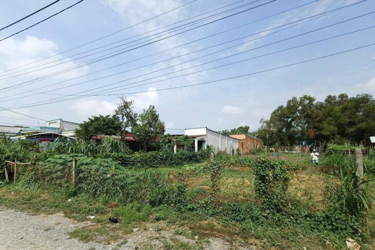 đất ngộp xã phước thạnh diện tích 1100m2 có 300m2 đất thổ , qh hiện hữu