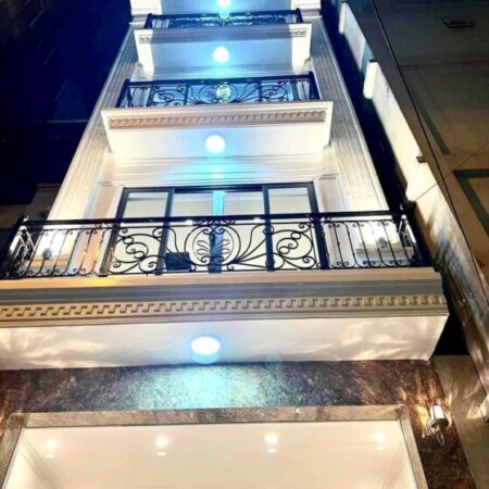 NGUYỄN CHÍ THANH – 42M2 – 6 TẦNG THANG MÁY – – NHÀ MỚI – Ô TÔ ĐỖ CỬA – GIÁ 15,7 TỶ