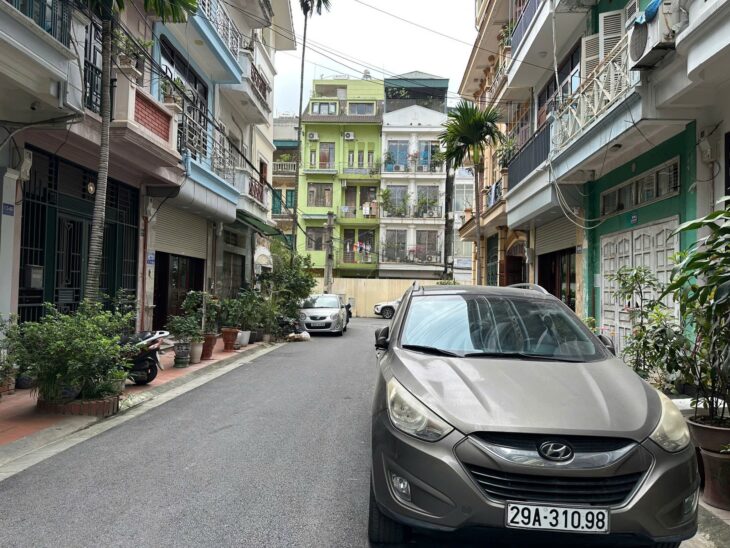 BÁN NHÀ THÔNG PHONG – PHÂN LÔ THÀNH ỦY – 2 MẶT THOÁNG – Ô TÔ DỪNG ĐỖ –52M2 – 4.1M MT – 18.8 TỶ