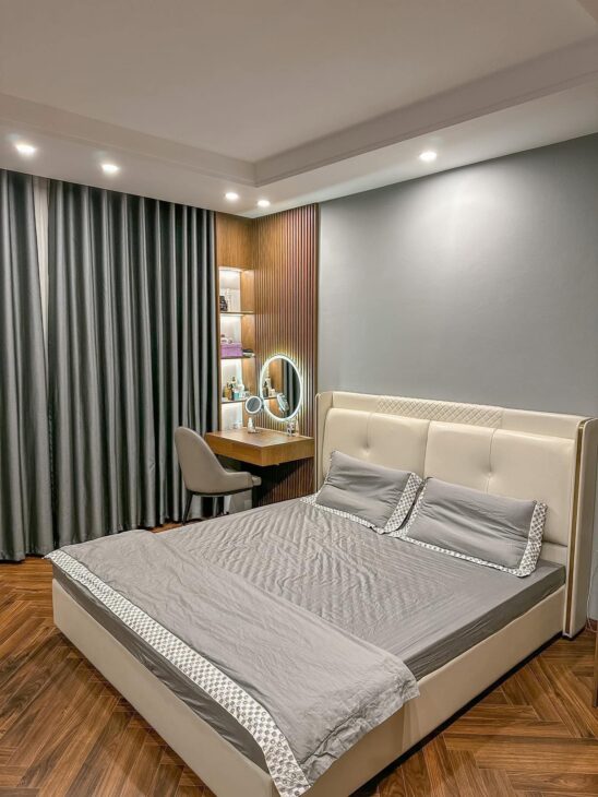 NGUYỄN CHÍ THANH – 42M2 – 6 TẦNG THANG MÁY – – NHÀ MỚI – Ô TÔ ĐỖ CỬA – GIÁ 15,7 TỶ