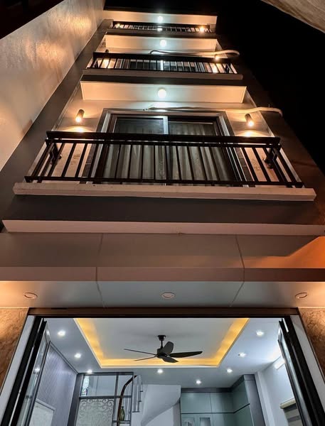 BÁN NHÀ MINH KHAI –32M – LÔ GÓC – FULL NỘI THẤT –GIÁ 7,45 TỶ – CHỈ VIỆC XÁCH VALI VỀ Ở