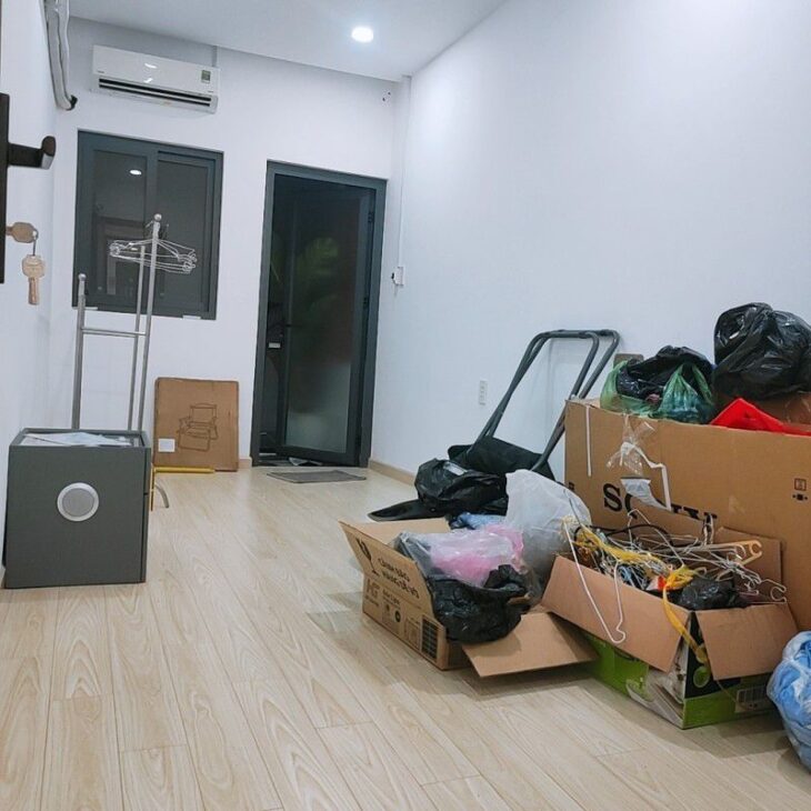 NGAY CÔNG VIÊN PHÚ NHUẬN, XE HƠI ĐỖ CỬA, 30M2 2 LẦU 2PN, MỚI Ở NGAY, SỔ VUÔNG ĐẸP, MẶT TIỀN THỤT