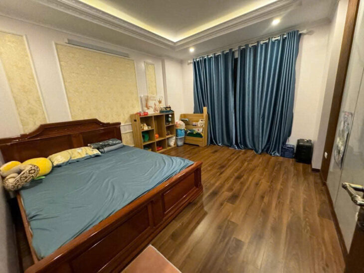 NHÀ PHÂN LÔ – CẦU GIẤY – Ô TÔ – THANG MÁY -KINH DOANH – VĂN PHÒNG – 40m – 5 Tầng – 12 tỉ.