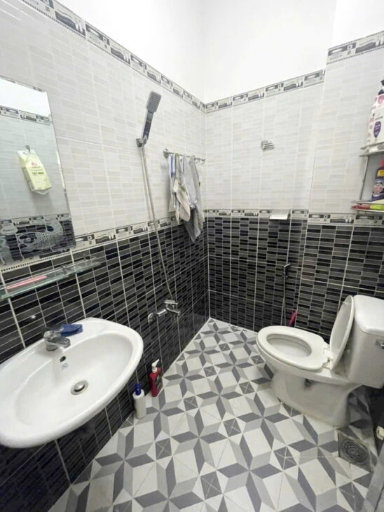 Nhà bán hẻm 4m Tám Danh P4Q8 – Giá : 5 Tỷ 5 (TL)