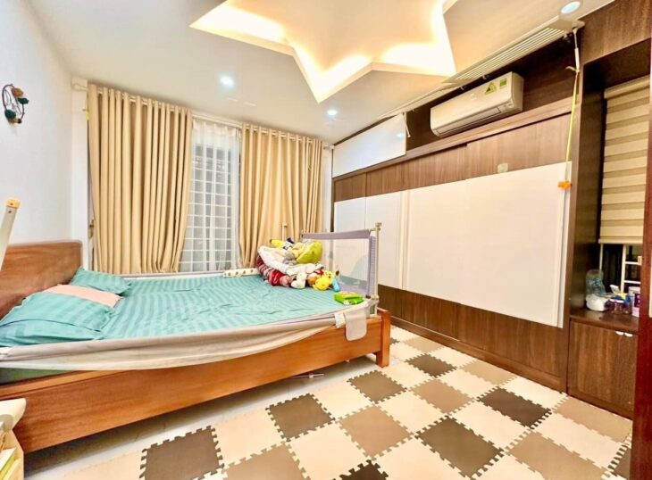 Tôi bán nhà tại ngõ 79, phố 8/3,lô góc, 32M2, 5 TẦNG, MT4.1m GIÁ 6.3 TỶ