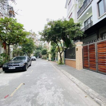 Bán nhà phân lô Lạc Long Quân thang máy – kinh doanh –văn phòng 96 M 6tầng 27.2 tỷ